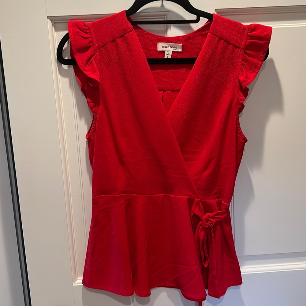 MONTEAU sexy, v-neck, faux wrap, peplum style red top